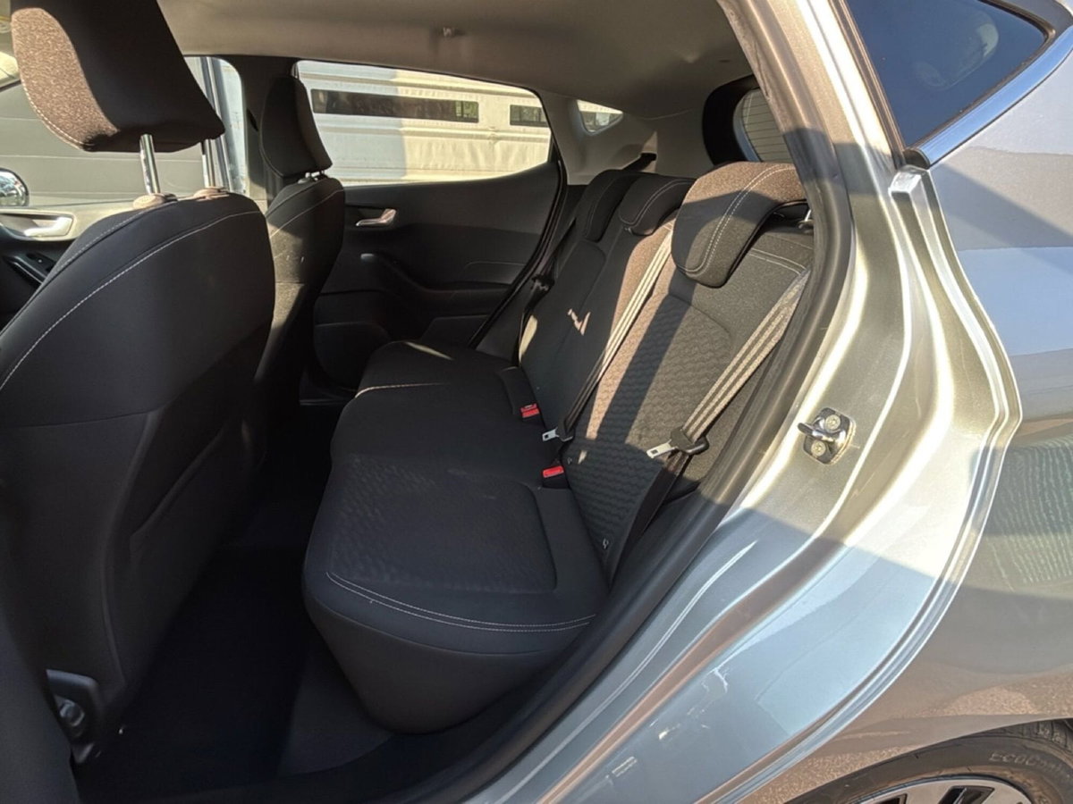 Ford Fiesta 1.1 75 CV 5 porte Titanium (11)