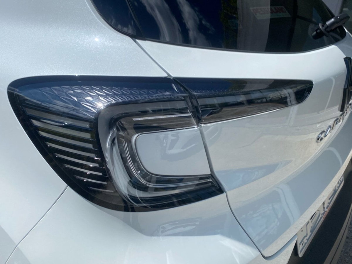 Renault Captur 1.2 eco-g Techno 120cv (9)