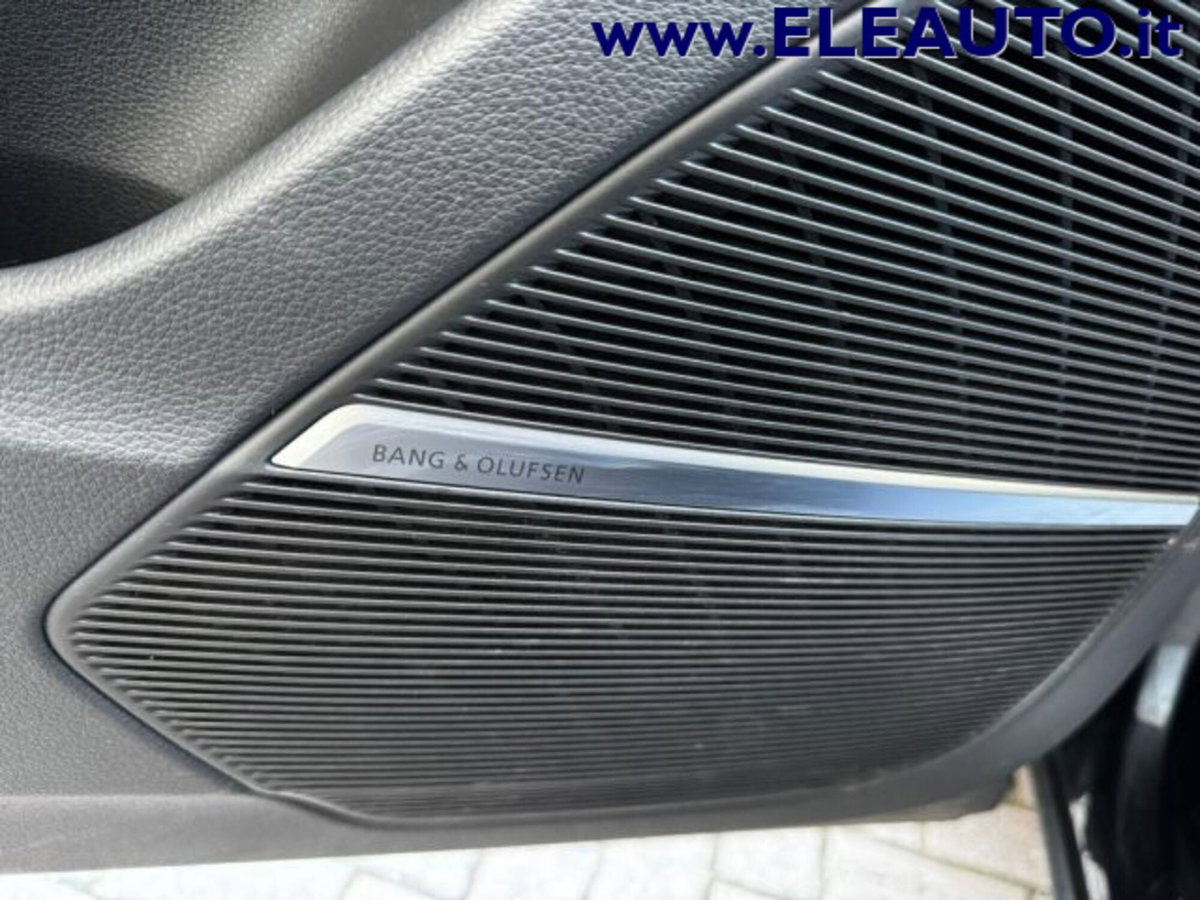 Audi RS Q8 Q8 4.0 mhev quattro tiptronic (14)