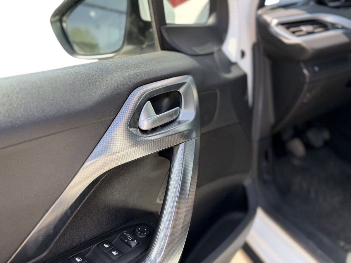 Peugeot 2008 100 S&S Allure (11)