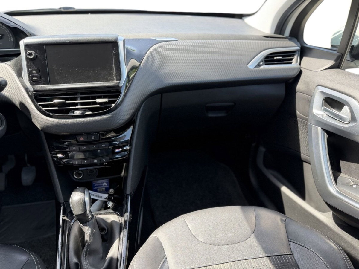 Peugeot 2008 100 S&S Allure (14)