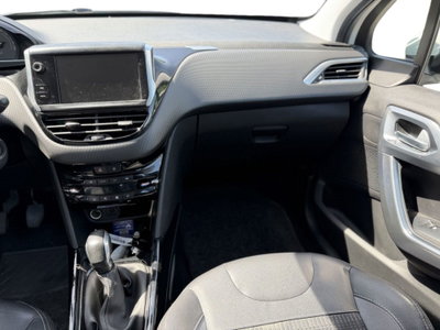 Peugeot 2008 100 S&S Allure (14)