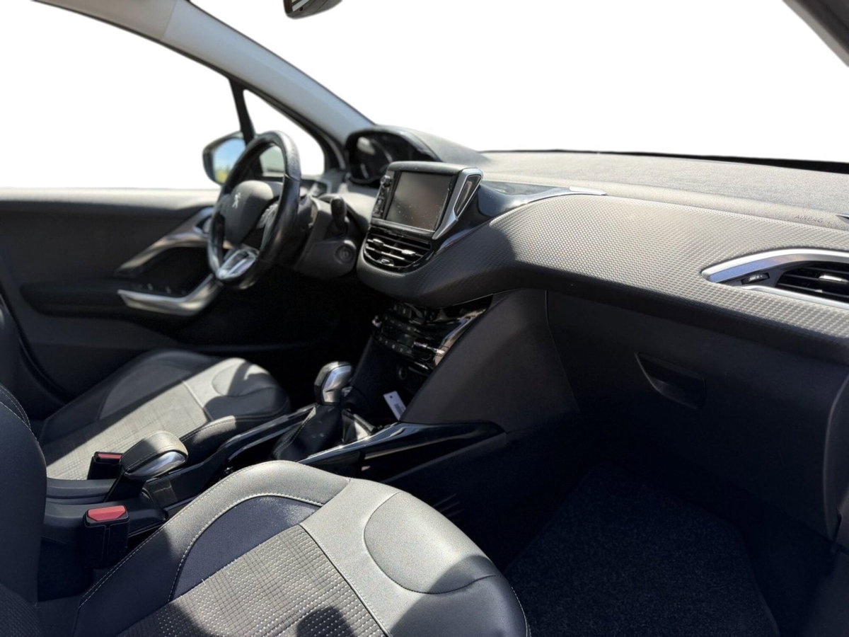 Peugeot 2008 100 S&S Allure (17)
