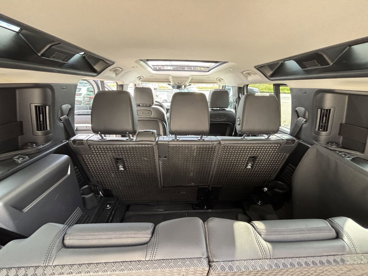 Land Rover Defender 110 2.0 SD4 240CV AWD Auto (15)