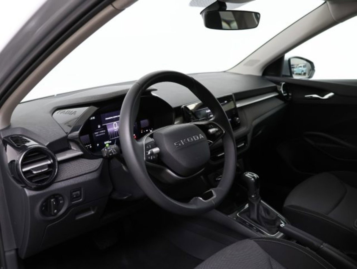 Skoda Fabia 1.0 tsi Selection 115cv dsg (9)