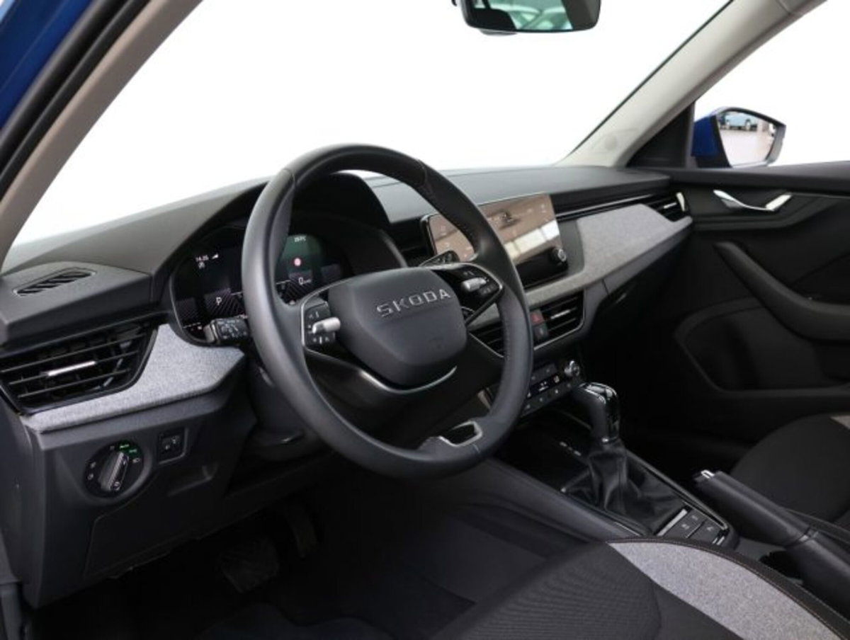 Skoda Kamiq 1.0 tsi Selection 115cv dsg (9)
