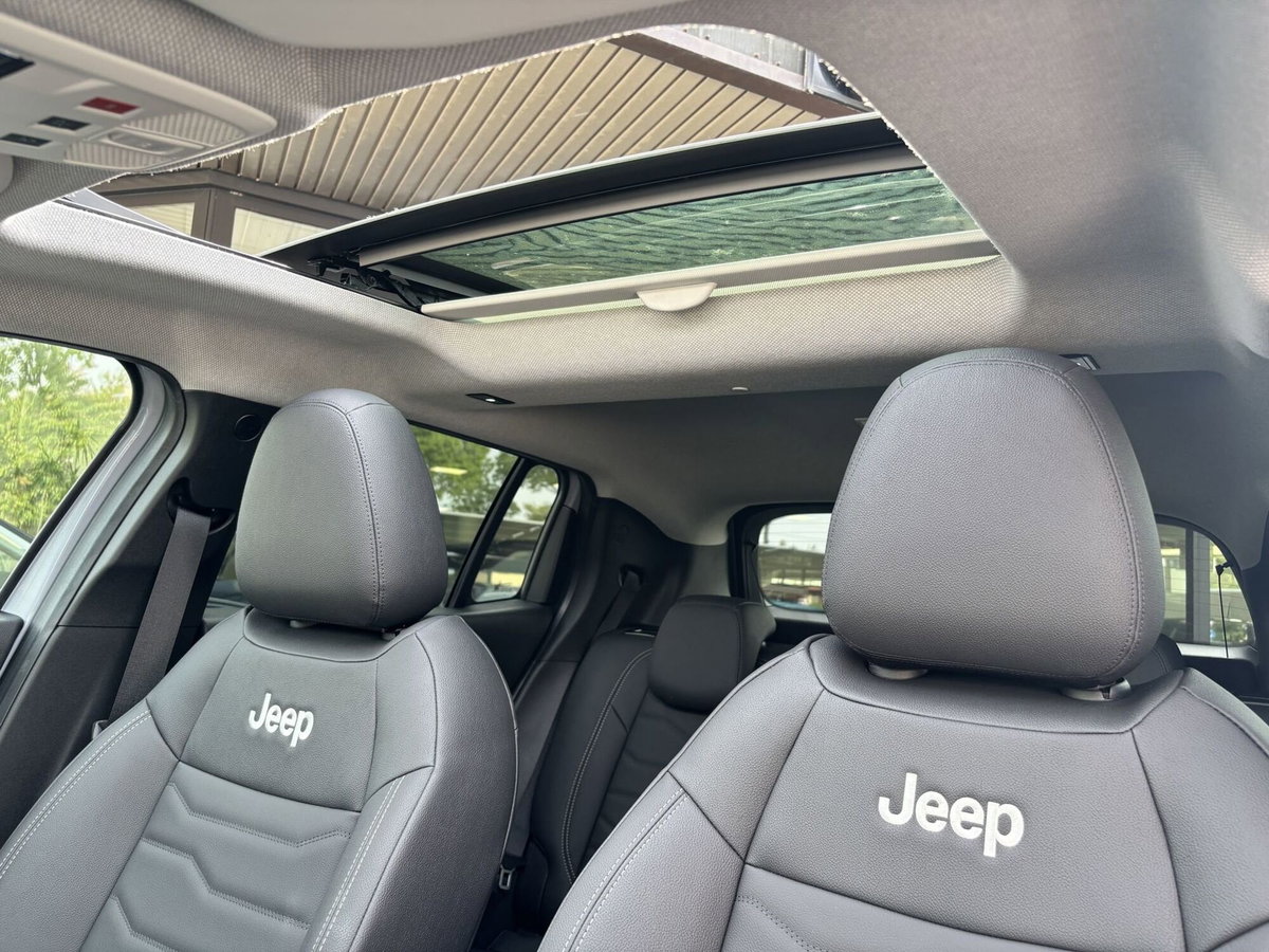 Jeep Avenger 1.2 turbo e-hybrid mhev Summit fwd 110cv edct6 (11)