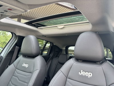 Jeep Avenger 1.2 turbo e-hybrid mhev Summit fwd 110cv edct6 (11)