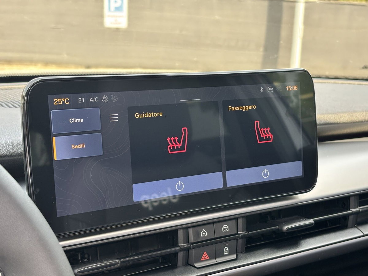 Jeep Avenger 1.2 turbo e-hybrid mhev Summit fwd 110cv edct6 (15)