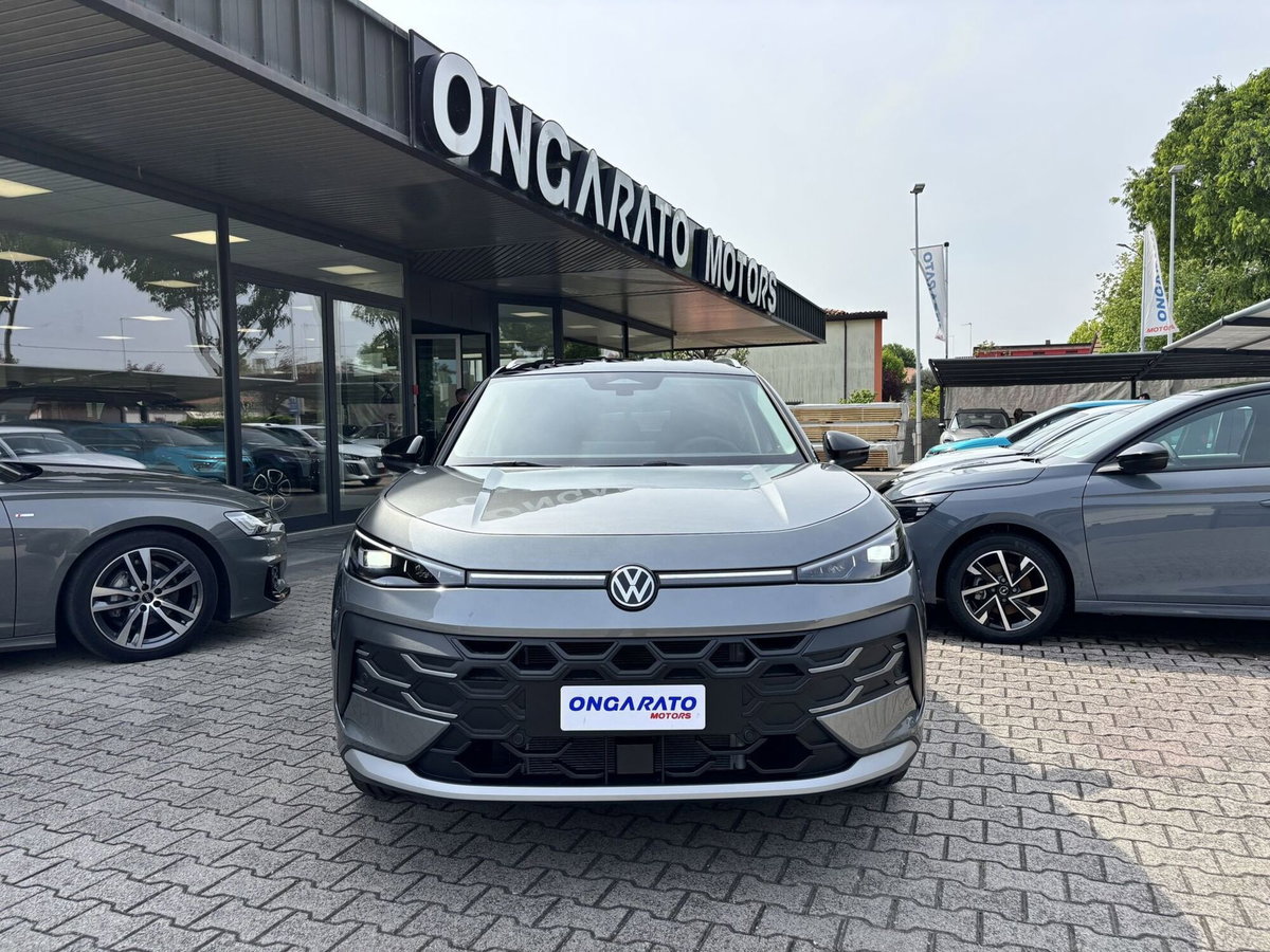 Volkswagen T-Roc 1.5 etsi Style 150cv dsg (2)
