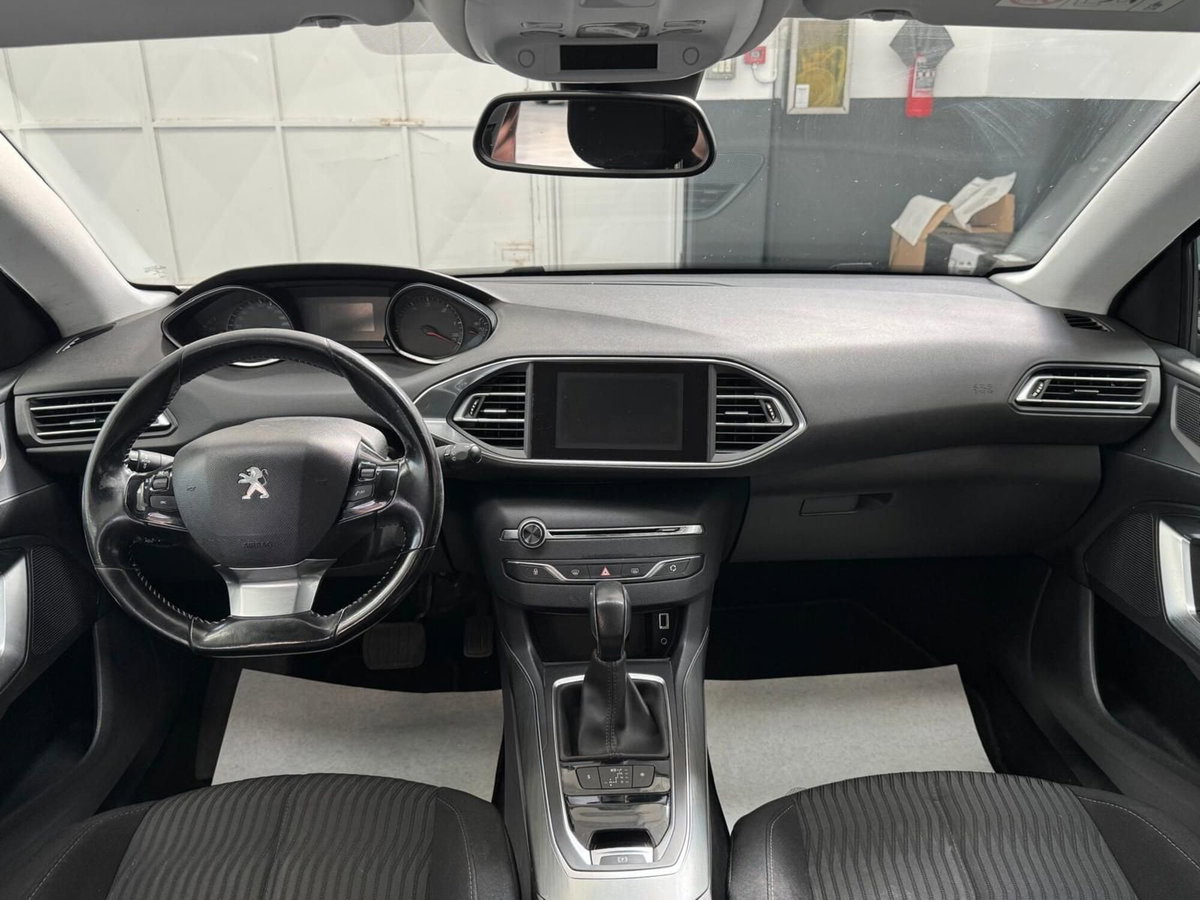 Peugeot 308 SW BlueHDi 150 S&S EAT6 Business (11)
