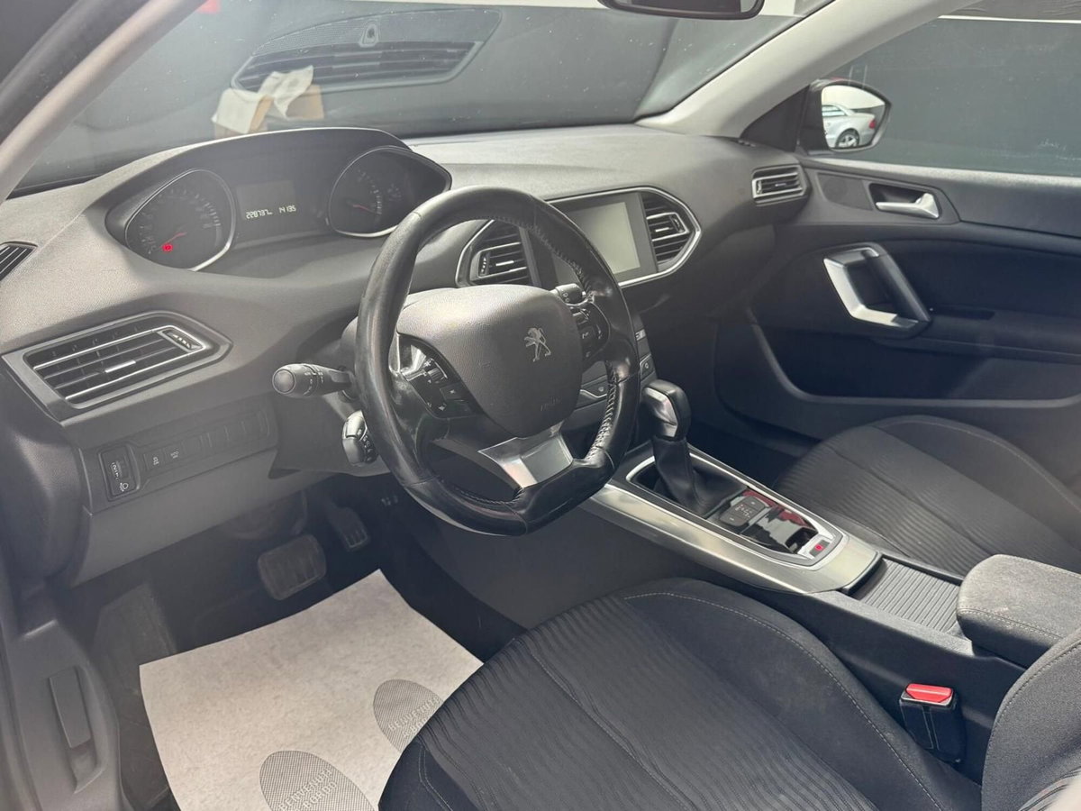 Peugeot 308 SW BlueHDi 150 S&S EAT6 Business (12)