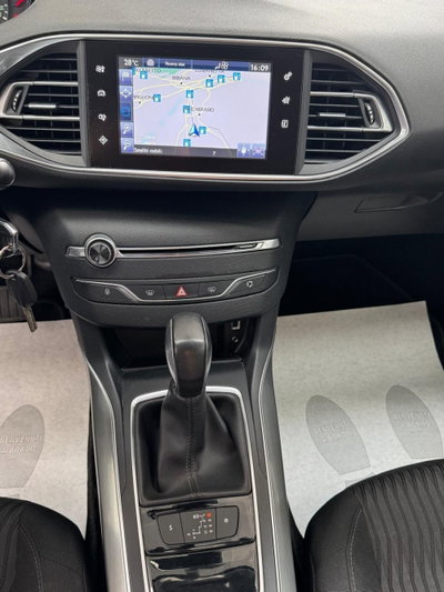 Peugeot 308 SW BlueHDi 150 S&S EAT6 Business (13)
