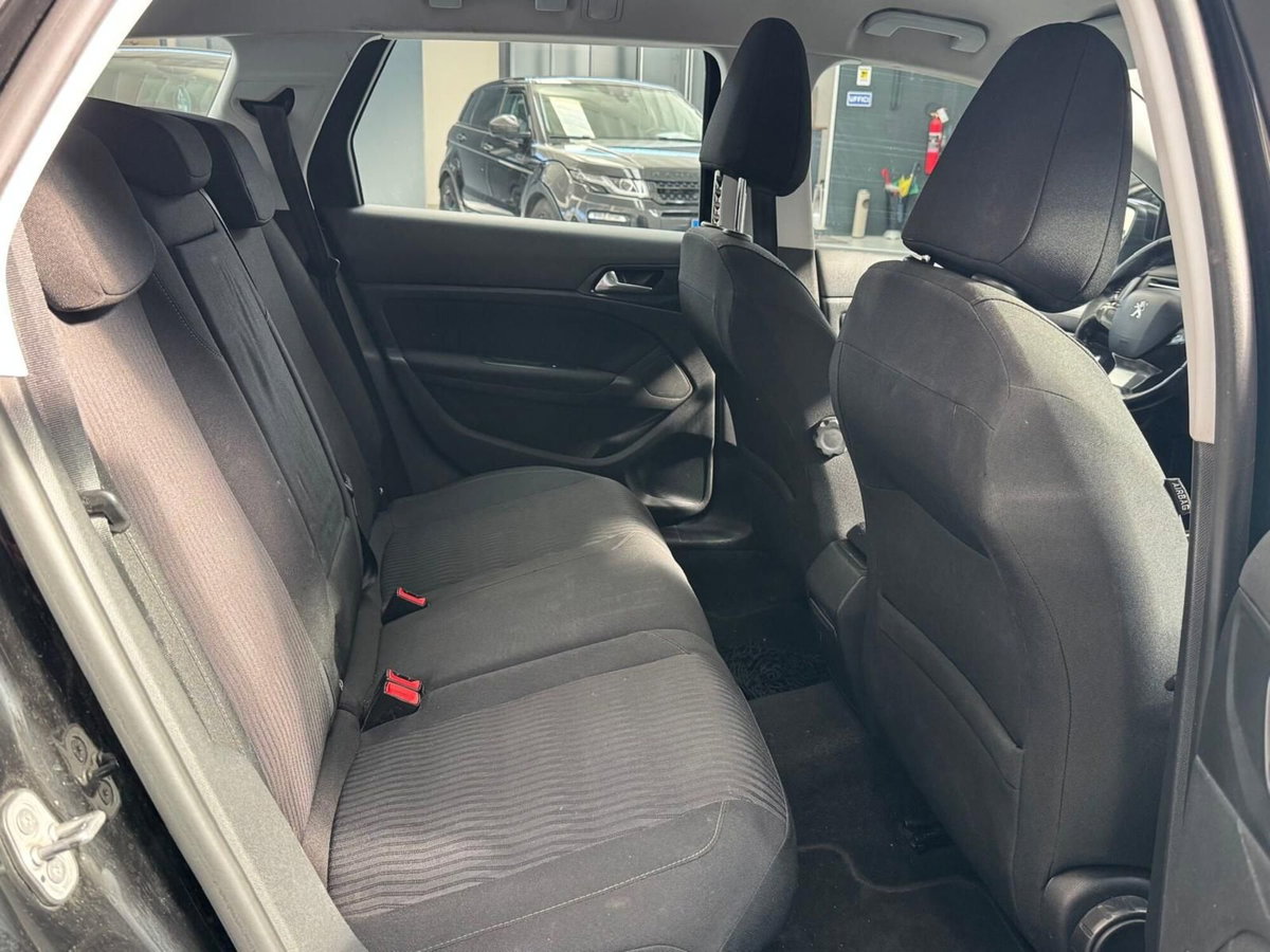 Peugeot 308 SW BlueHDi 150 S&S EAT6 Business (7)
