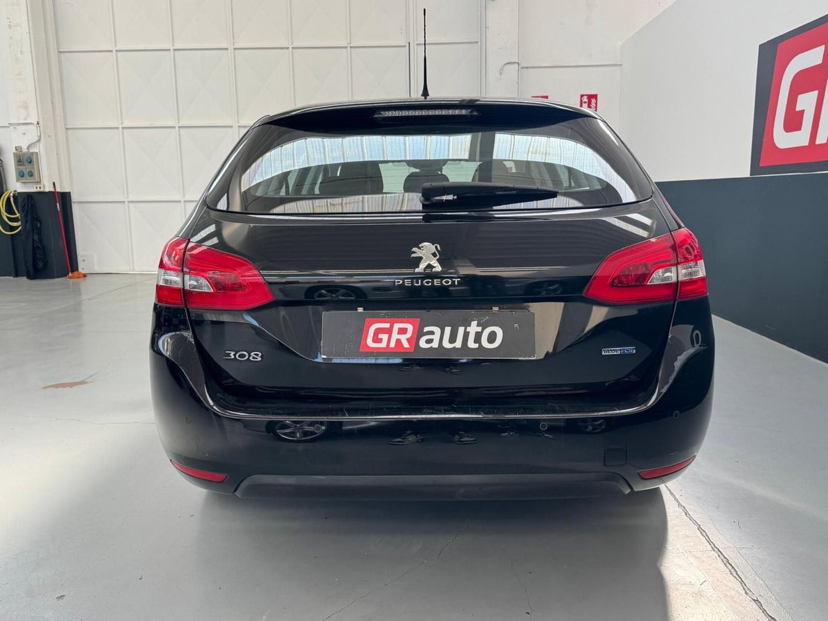 Peugeot 308 SW BlueHDi 150 S&S EAT6 Business (9)