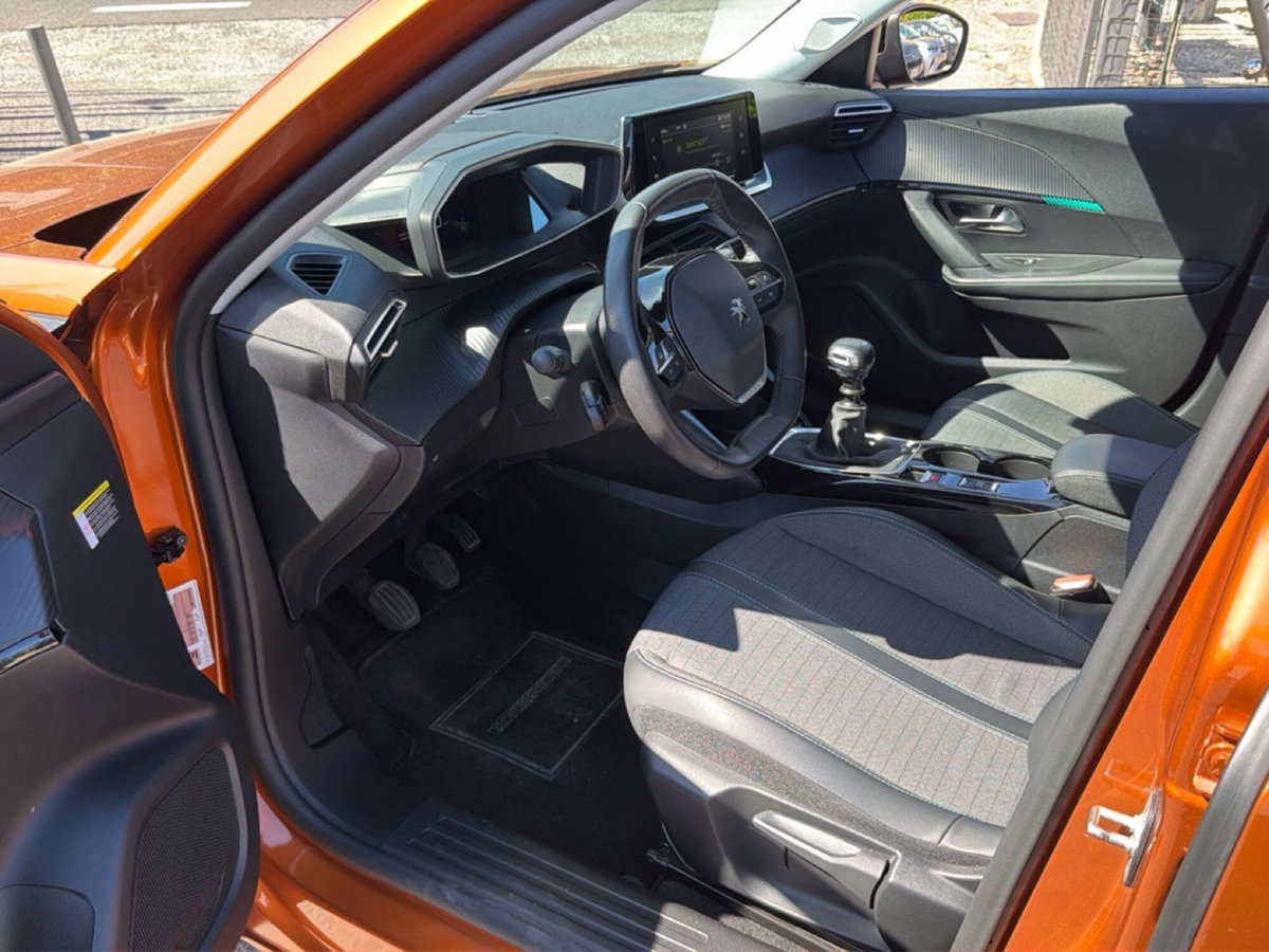 Peugeot 2008 BlueHDi 110 S&S Allure (11)