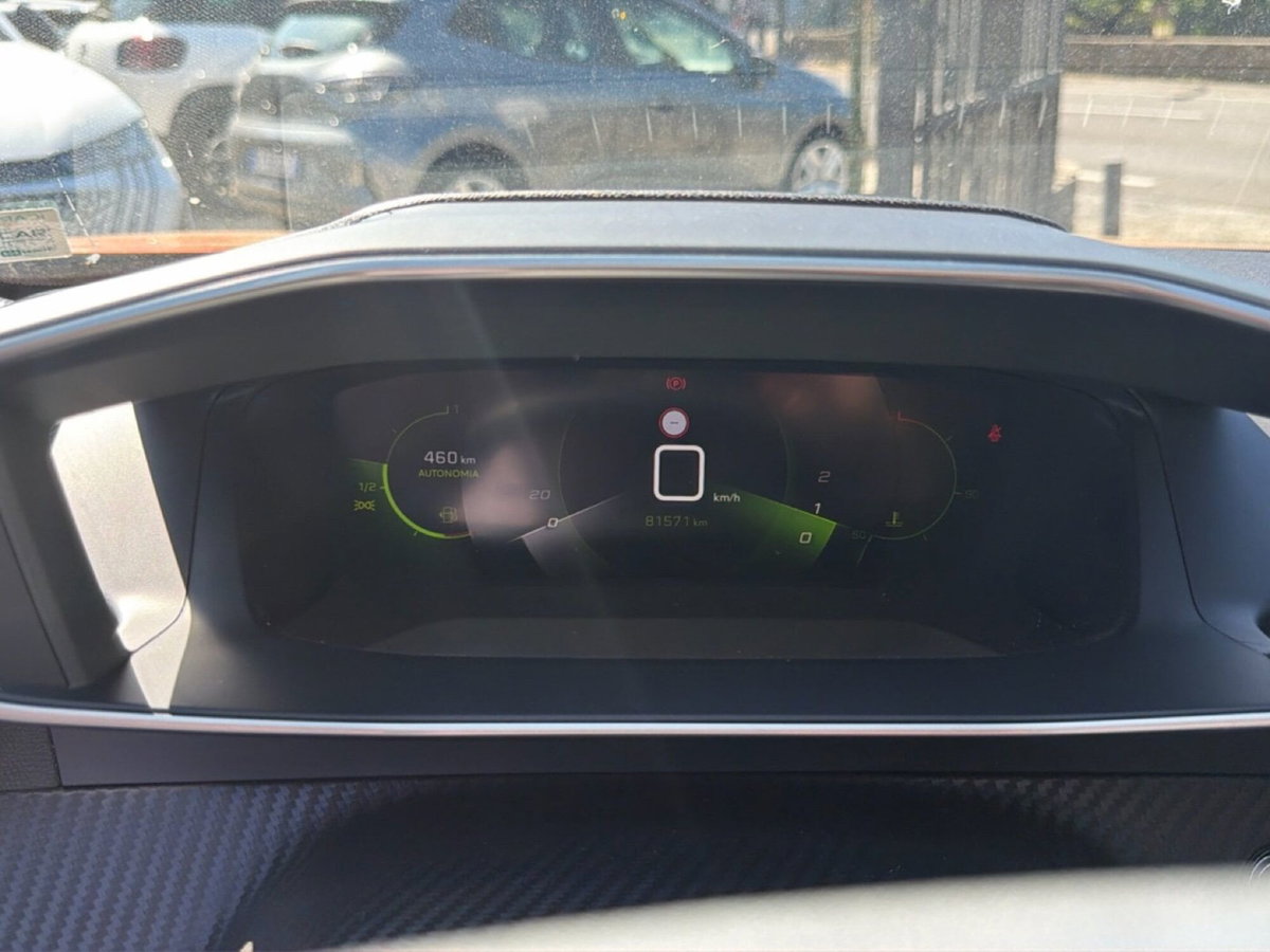 Peugeot 2008 BlueHDi 110 S&S Allure (17)