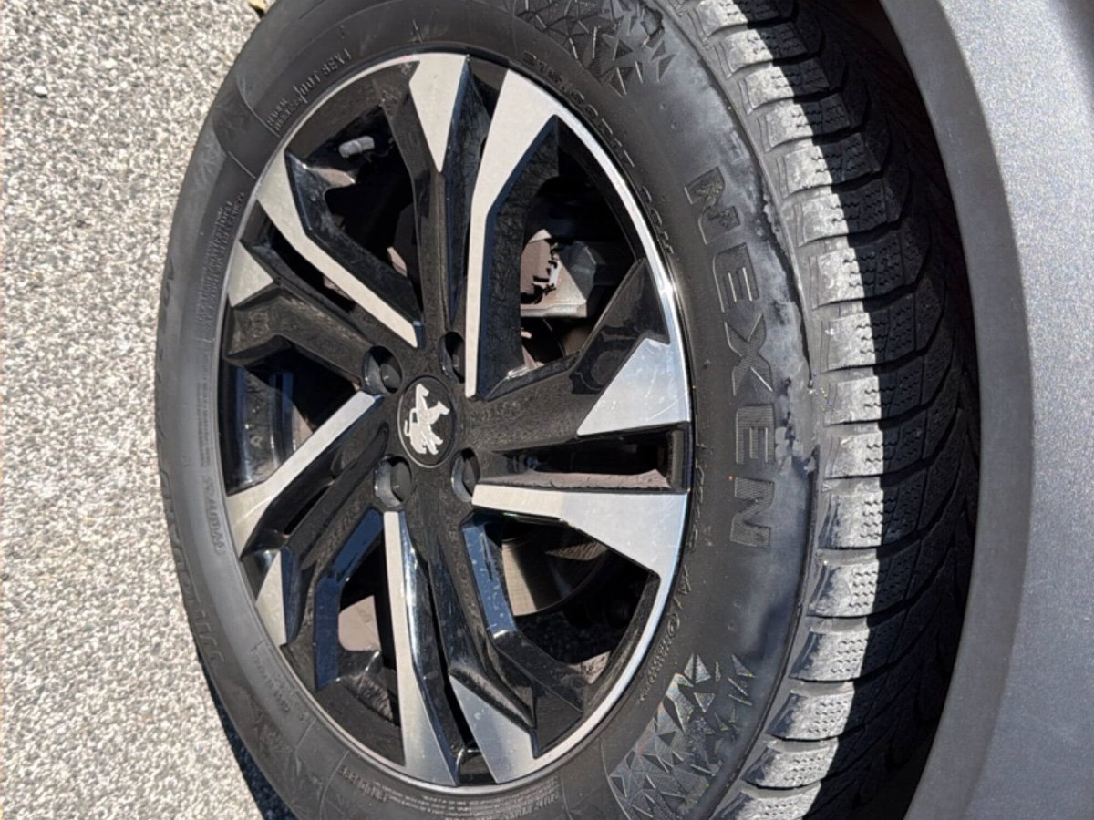 Peugeot 2008 BlueHDi 110 S&S Allure (9)