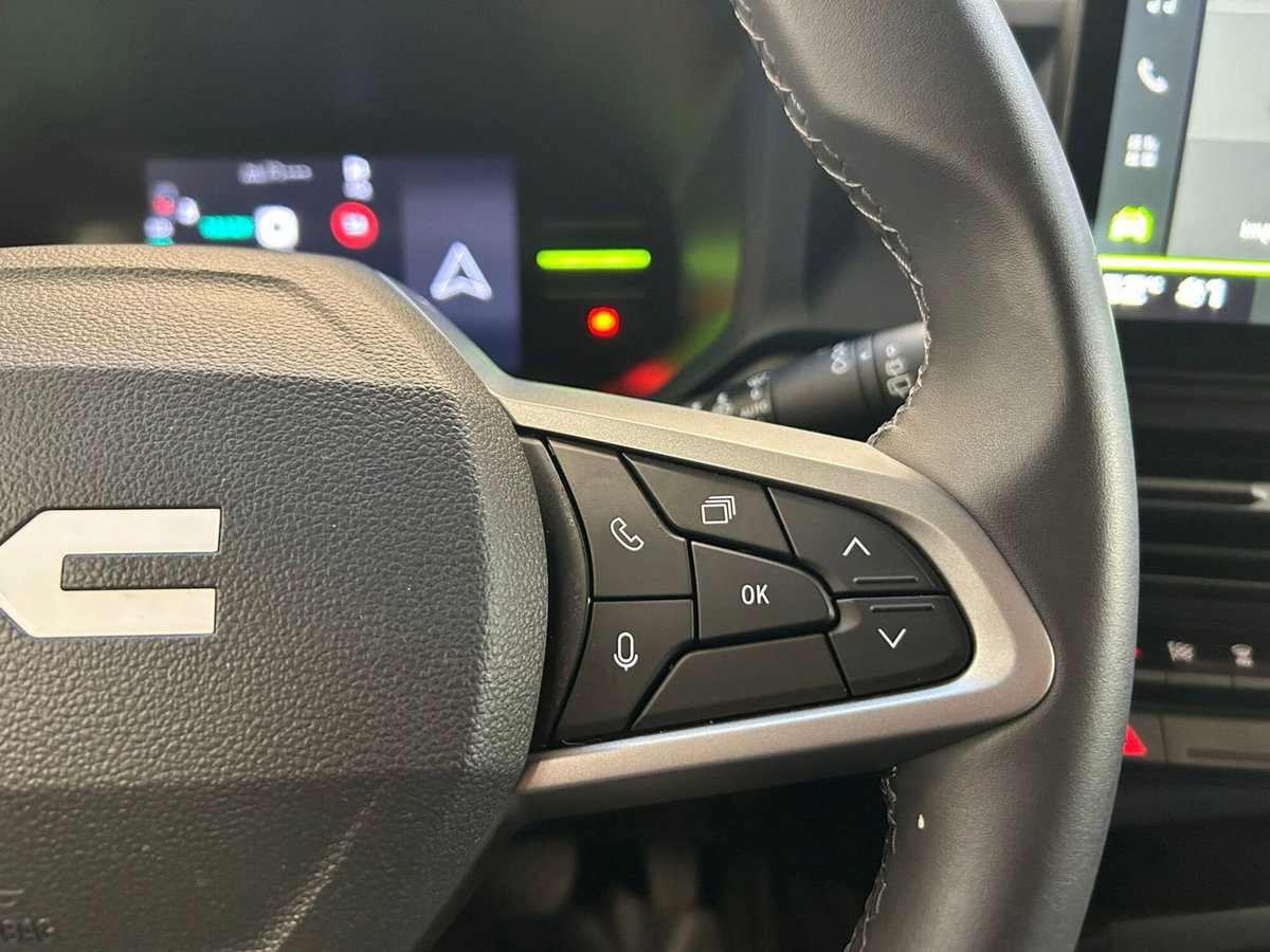 Dacia Duster 1.6 hybrid Journey 140cv (14)