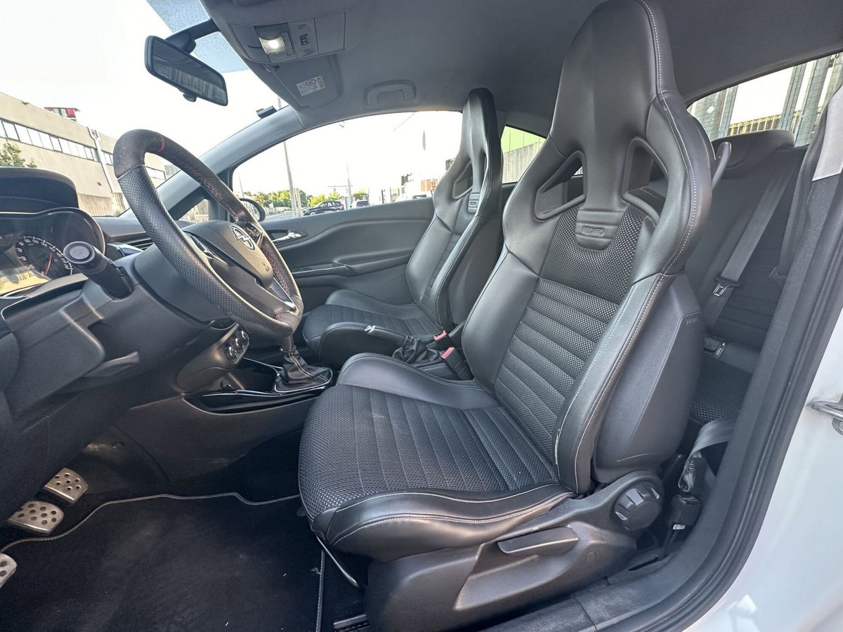 Opel Corsa Coupé 1.6 Turbo OPC (11)