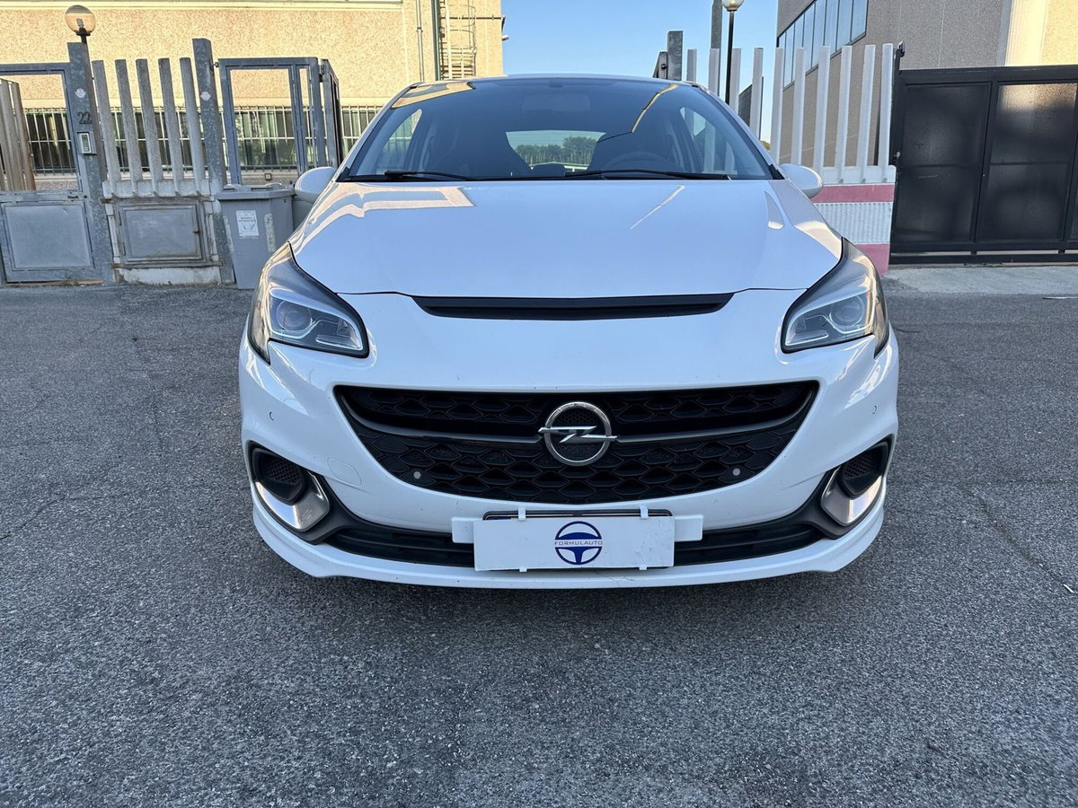 Opel Corsa Coupé 1.6 Turbo OPC (2)