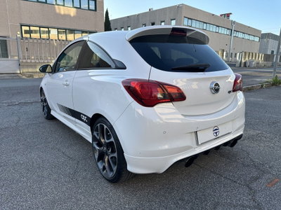 Opel Corsa Coupé 1.6 Turbo OPC (4)