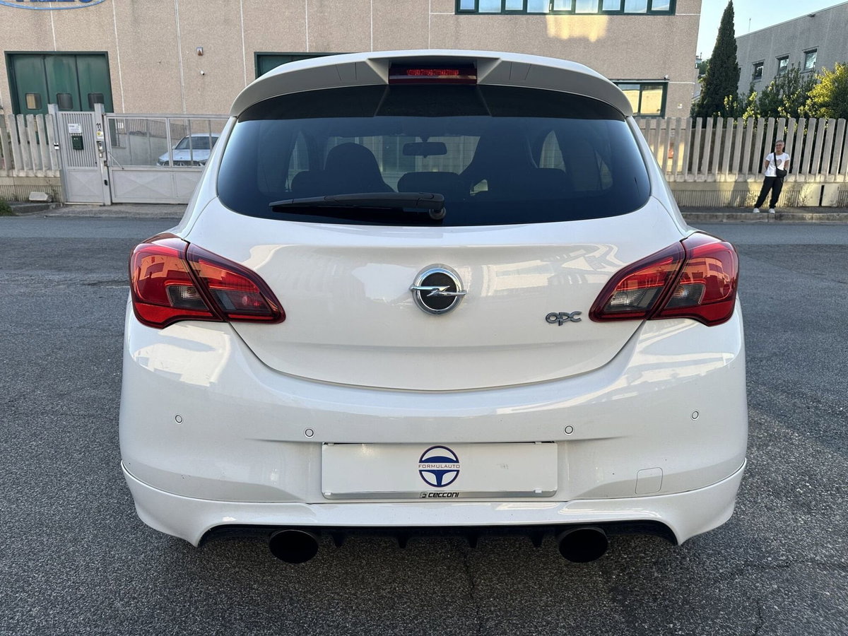 Opel Corsa Coupé 1.6 Turbo OPC (5)