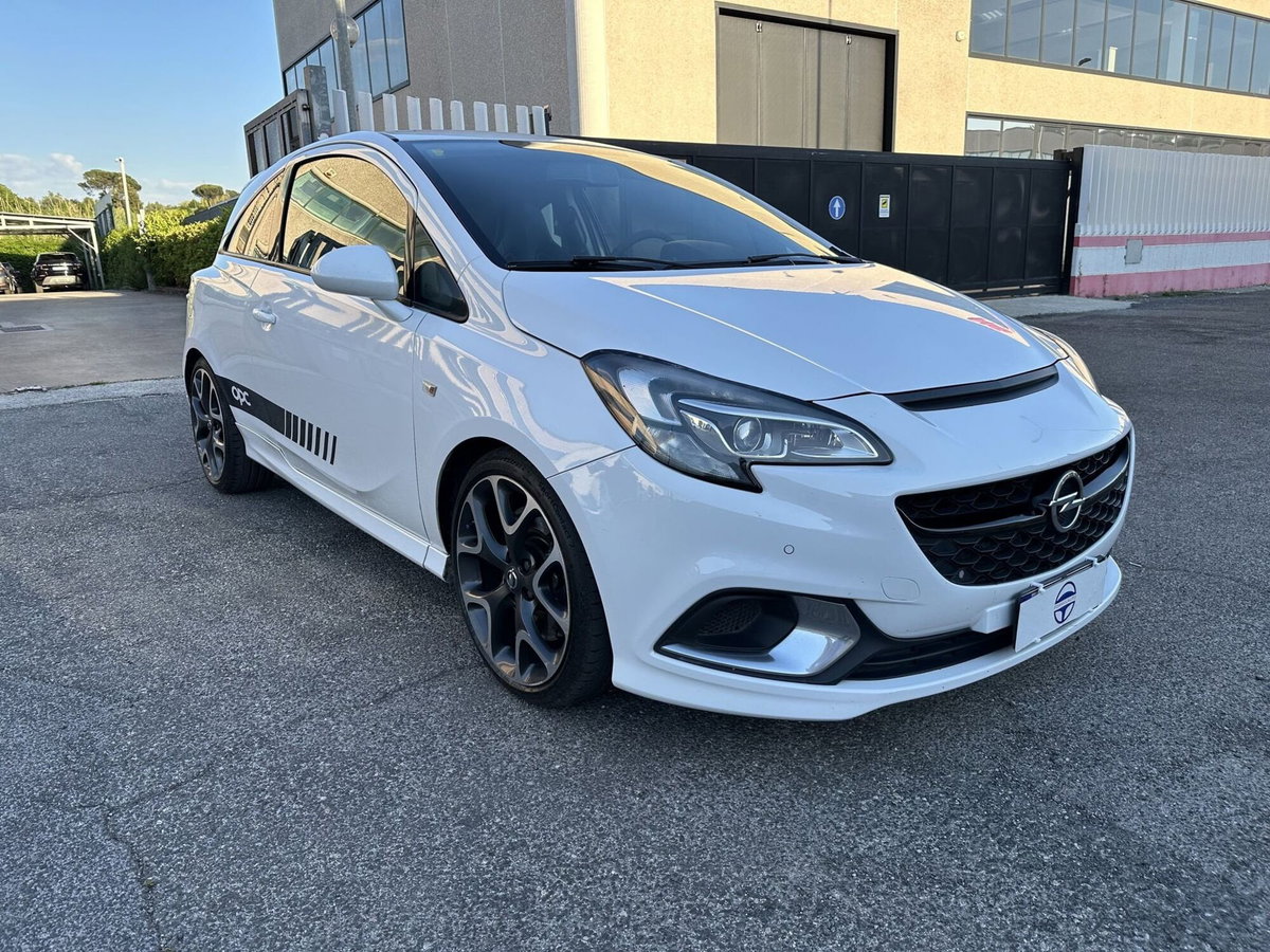 Opel Corsa Coupé 1.6 Turbo OPC (8)