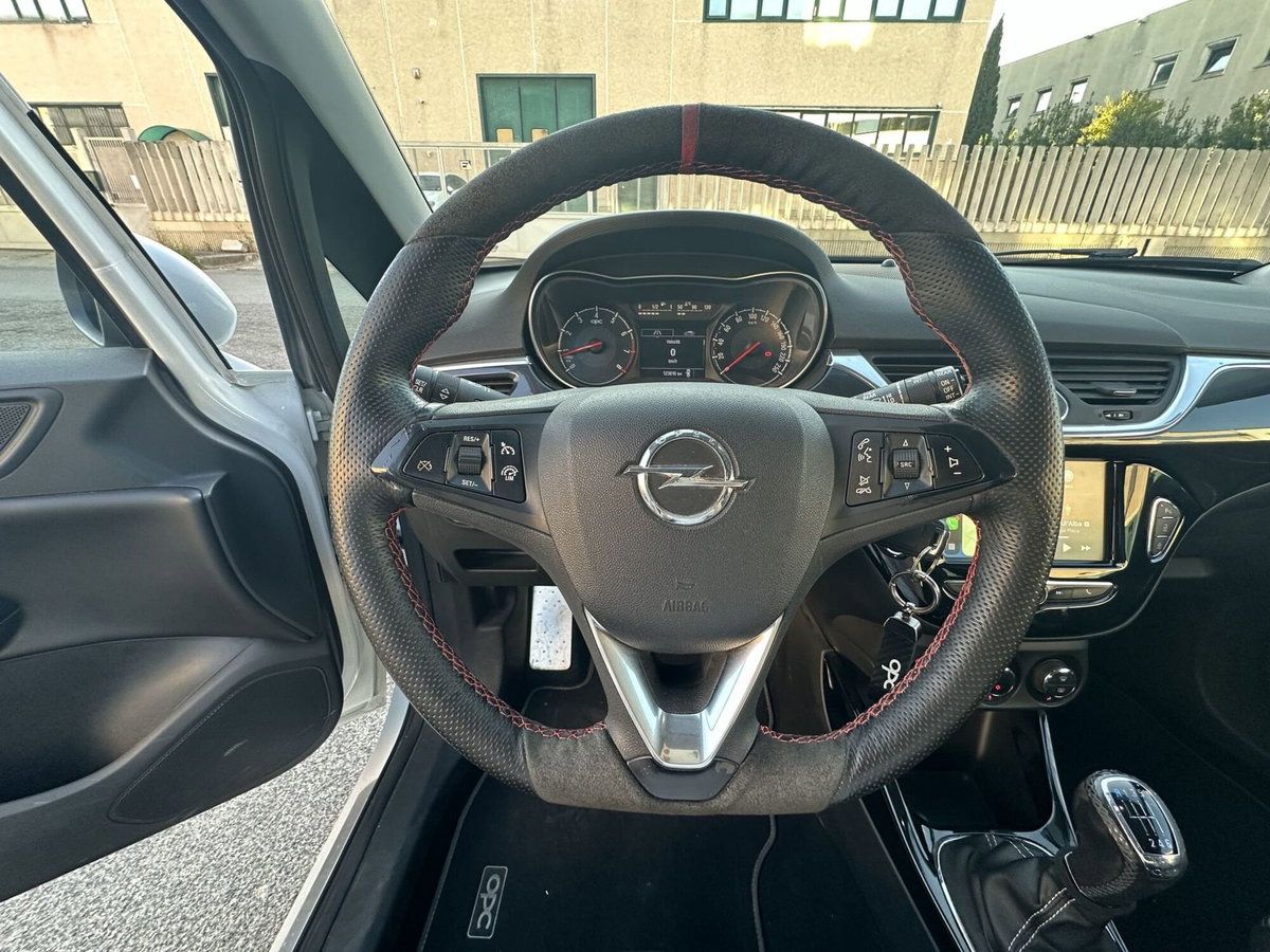 Opel Corsa Coupé 1.6 Turbo OPC (9)