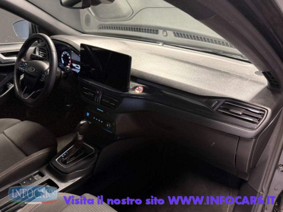 Ford Focus Station Wagon 1.0 EcoBoost Hybrid 155 CV SW ST-Line (12)