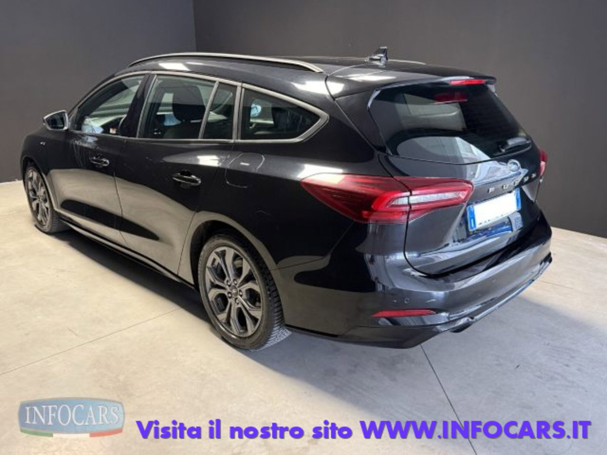 Ford Focus Station Wagon 1.0 EcoBoost Hybrid 155 CV SW ST-Line (2)