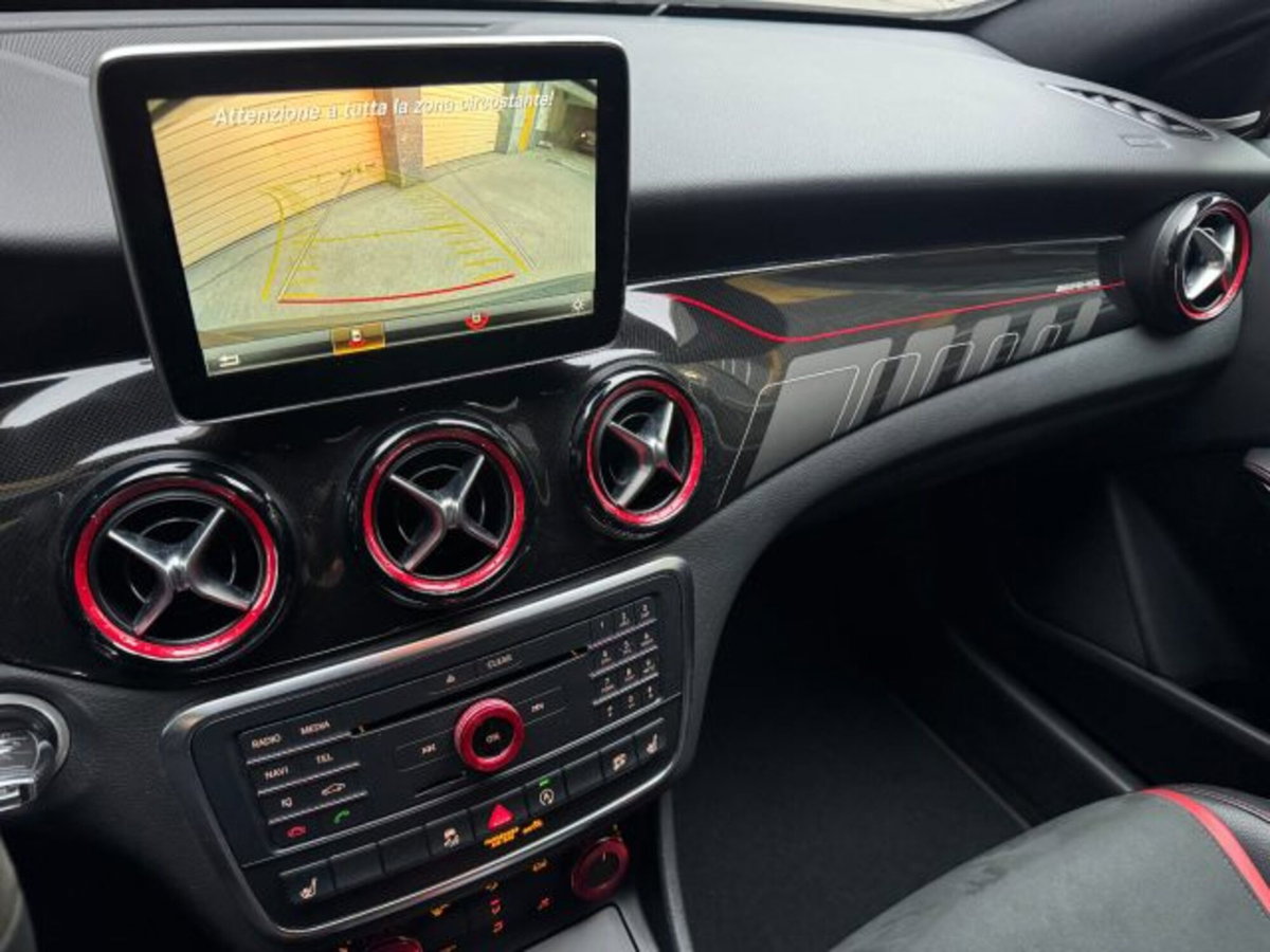 Mercedes-Benz GLA SUV 45 AMG 4Matic (15)
