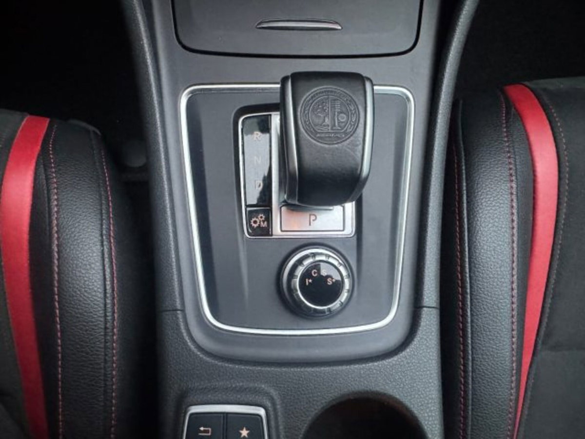 Mercedes-Benz GLA SUV 45 AMG 4Matic (11)