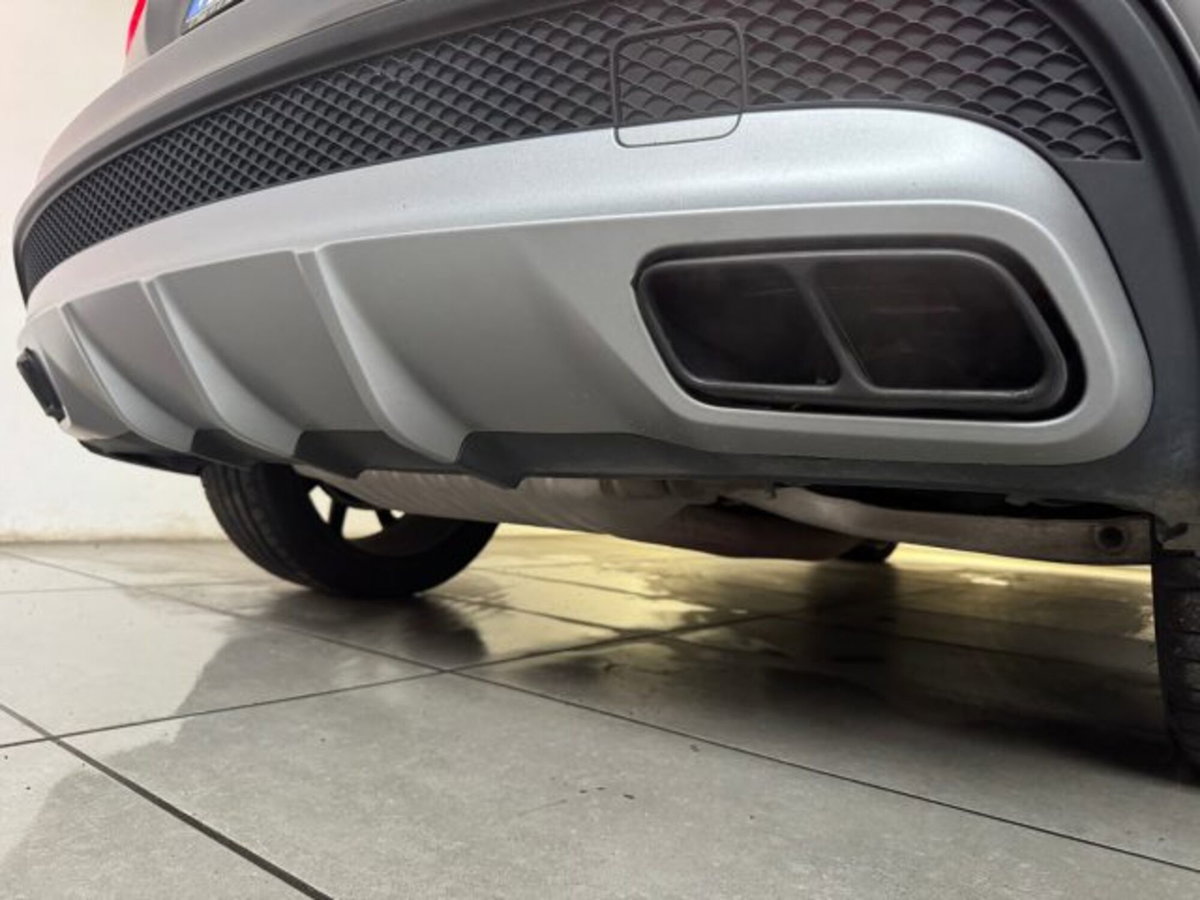 Mercedes-Benz GLA SUV 45 AMG 4Matic (18)