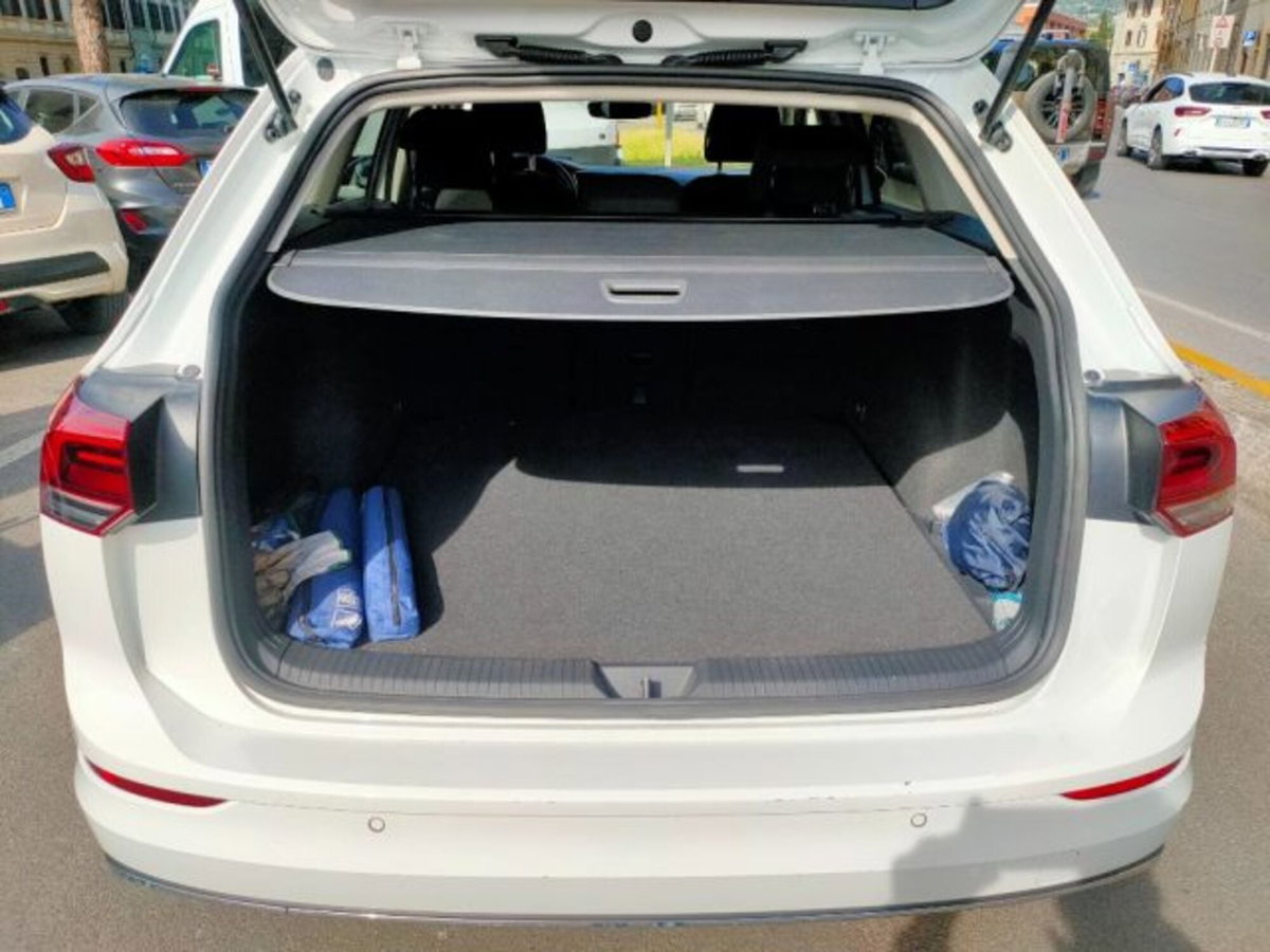 Volkswagen Golf Variant 1.5 TGI DSG Style (19)