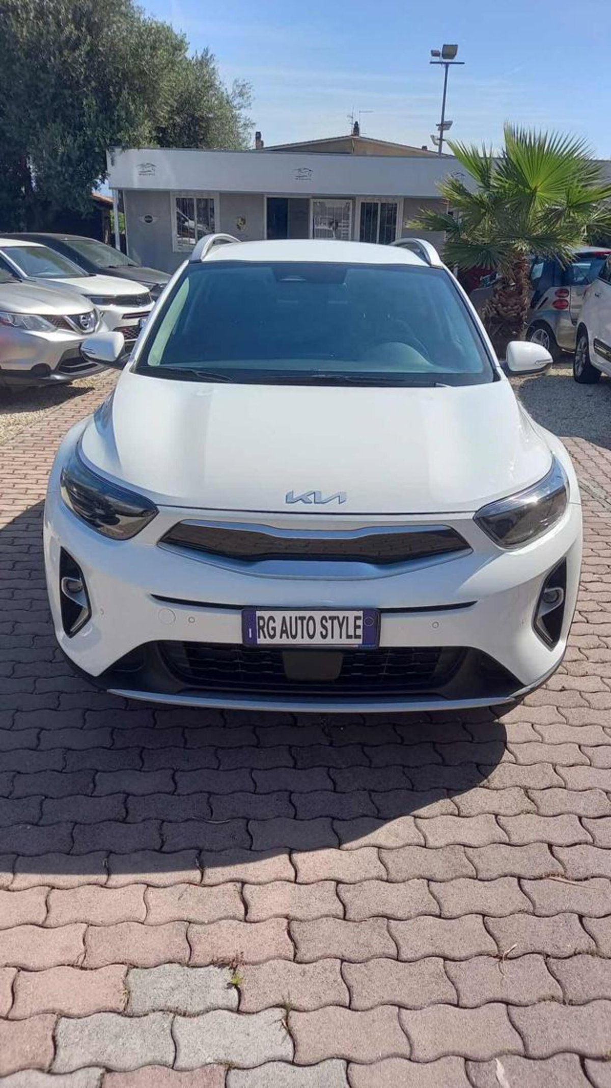 Kia Stonic 1.2 DPI Style (2)