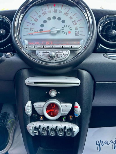 MINI Mini 1.6 16V Cooper (12)