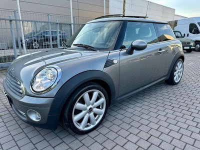 MINI Mini 1.6 16V Cooper (2)
