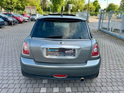 MINI Mini 1.6 16V Cooper (8)