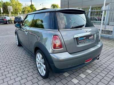MINI Mini 1.6 16V Cooper (9)