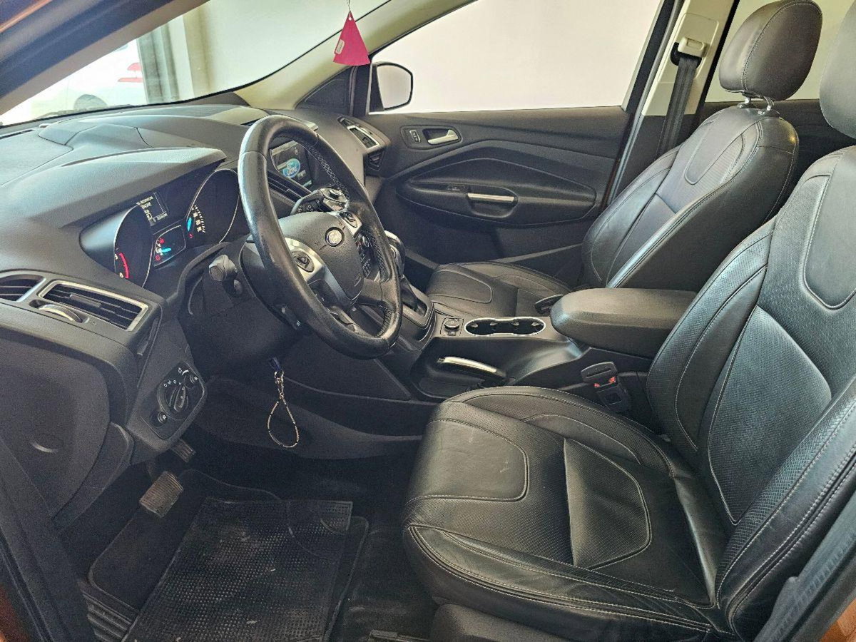 Ford Kuga 2.0 TDCI 180 CV S&S 4WD Powershift Titanium X (14)