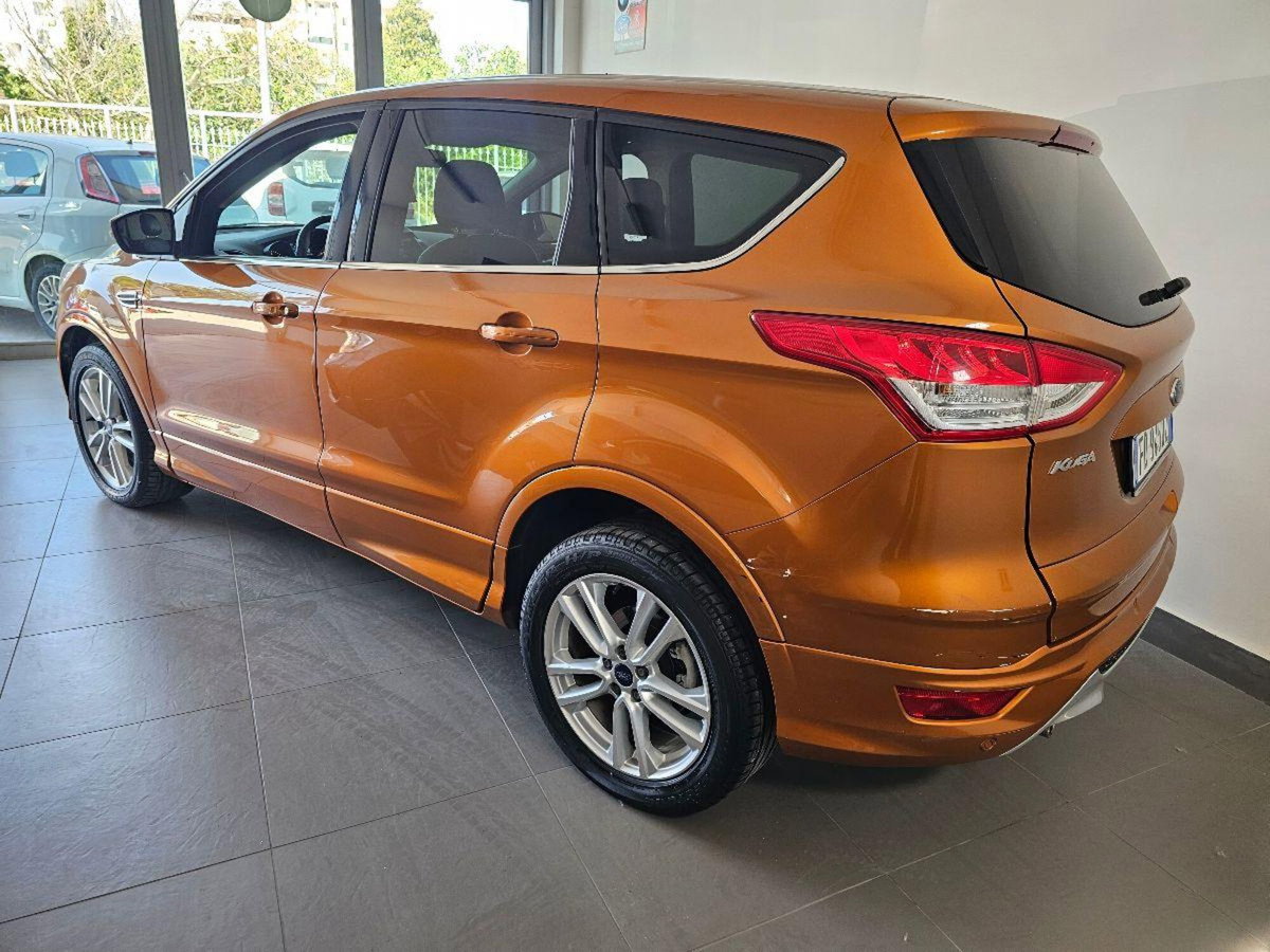 Ford Kuga 2.0 TDCI 180 CV S&S 4WD Powershift Titanium X (4)
