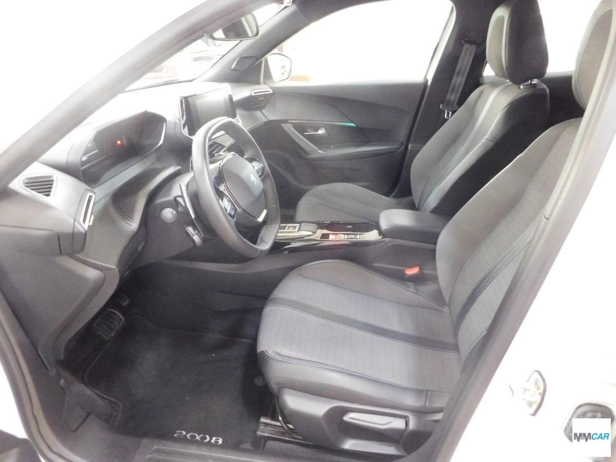 Peugeot 2008 BlueHDi 130 S&S EAT8 Allure Pack (10)