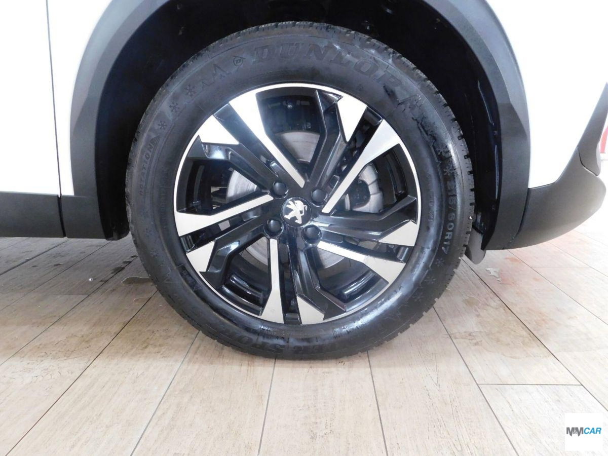 Peugeot 2008 BlueHDi 130 S&S EAT8 Allure Pack (5)