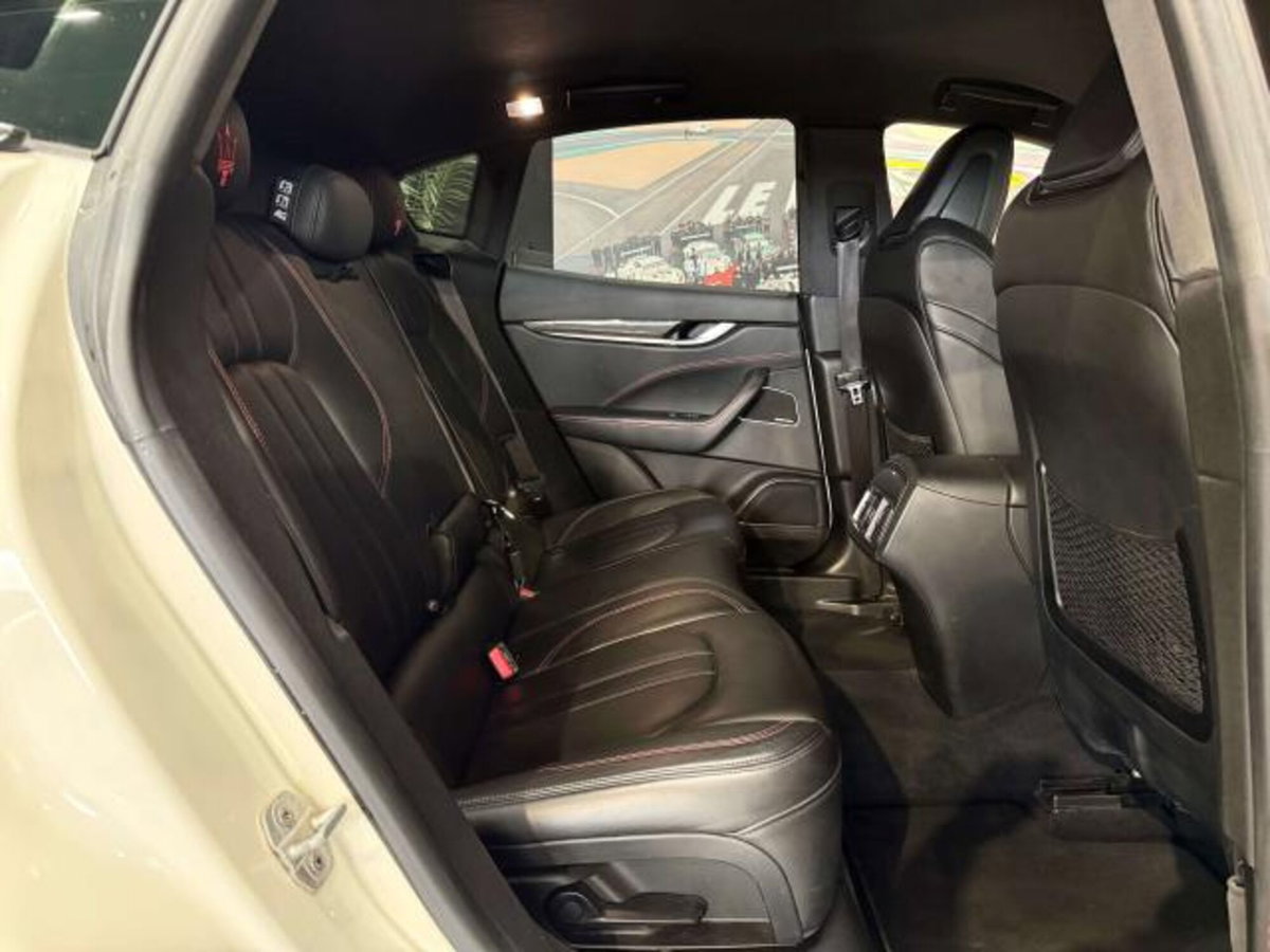Maserati Levante Levante 3.0 V6 Modena Ultima 430cv auto (11)