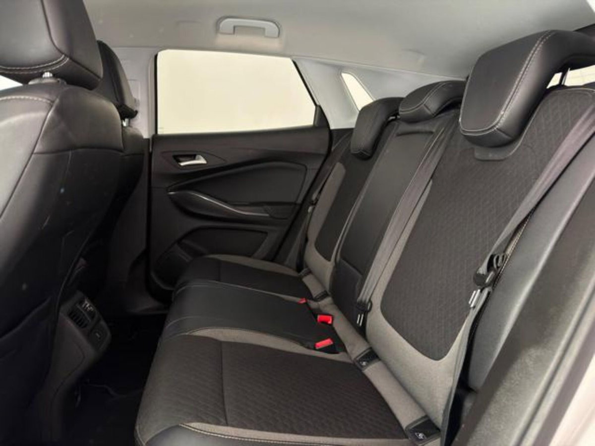 Opel Grandland X 1.5 diesel Ecotec Start&Stop Elegance (13)