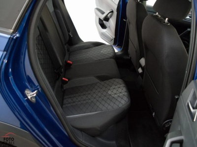 Volkswagen Taigo 1.0 tsi R-Line 115cv (11)