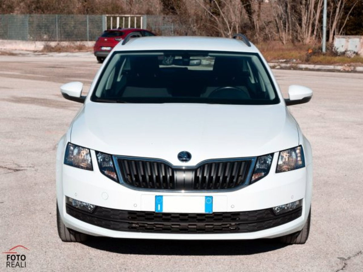 Skoda Octavia Station Wagon 1.5 G-TEC DSG Wagon Ambition (2)