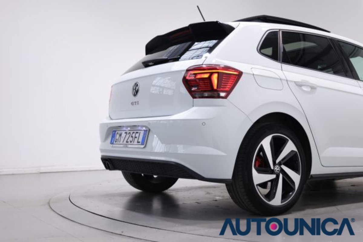 Volkswagen Polo 2.0 TSI DSG GTI BlueMotion Technology (14)