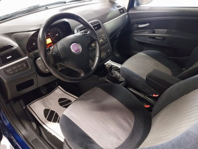 Fiat Grande Punto 1.3 MJT 90 CV 3 porte Emotion (17)